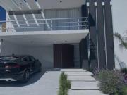 CASA EN VENTA EN CUMBRES DEL LAGO, JURIQUILLA