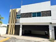 Casa en Venta en Cumbres Elite