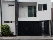 CASA EN VENTA EN CUMBRES ELITE 8 SECTOR