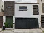 CASA EN VENTA EN CUMBRES ELITE 8vo. SECTOR. MONTERREY N.L