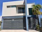 Casa en venta en Cumbres Elite Premier 2 niveles en García