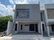 Casa en venta en Cumbres Elite Premier, privada Pirineos