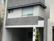 Casa en venta en Cumbres Fracc. Crisanto, Monterrey