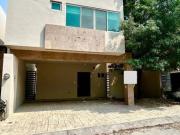 CASA EN VENTA EN CUMBRES LE FONTAINE