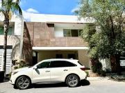 CASA EN VENTA EN CUMBRES MEDEIRA CASA EN VENTA EN CUMBRES MEDEIRA