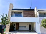 CASA EN VENTA EN CUMBRES PENÍNSULA