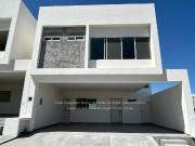 Casa en Venta en Dominio Cumbres Santoral III 3 Recámaras