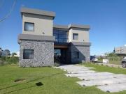 Casa en venta en dos planta en Barrio Privado Lagos de...