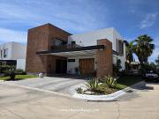 Casa en Venta en El Álamo Country Club en Celaya Gto
