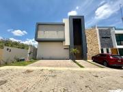 Casa en venta en El Alcázar Casa Fuerte, Tlajomulco de...