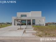 Casa en venta en el Barrio Amarras, Puertos / Escobar