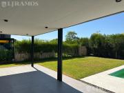 Casa en venta en el Barrio Araucarias PUERTOS / ESCOBAR