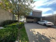 CASA EN VENTA EN EL BOSQUE COUNTRY CLUB, CON 4...