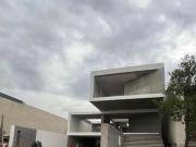 Casa en venta en el Bosque Country Club en obra