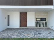 CASA EN VENTA EN EL CAMPESTRE COTO BAKAL