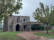 Oportunidad! Casa en venta en el Canton Golf con renta...
