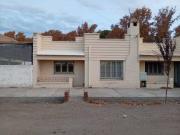 CASA EN VENTA EN EL CENTRO DE GENERAL ALVEAR