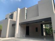 CASA EN VENTA EN CARRETERA NACIONAL MONTERREY EL ENCINO