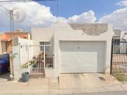 Casa en Venta en el Fracc. Jardines Universidad a 15...