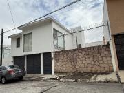 Casa en VENTA en el Fracc. La Loma, a espaldas de La...