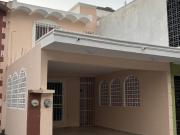 CASA EN VENTA EN EL FRACC. LAGUNA REAL