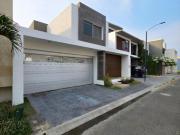 CASA EN VENTA EN EL FRACC LOMAS DEL SOL