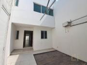 CASA EN VENTA EN EL FRACC. REFORMA, VERACRUZ. DE 3...