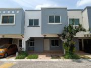 Casa En Venta En El Fraccionamiento Lago Real, Zapopan