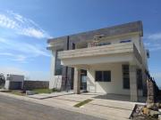 CASA EN VENTA EN EL FRACCIONAMIENTO LOMAS DE COCOYOC,...