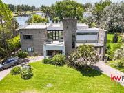 Casa en venta 7 Ambientes en El Lauquen Club de Campo,...