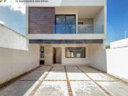 Casa en venta en El Mayorazgo, excelente ubicación al...