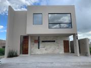 Casa en Venta en El Molino club de Golf zona Norte