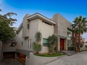 Casa en venta en el Palomar sección Bosques