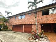 casa en venta en el poblado. Cod V11138