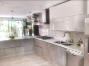 casa en venta en el poblado. Cod V501414