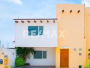 Casa en venta en El Pueblito Centro, Cancún, Querétaro