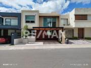 Casa en venta en El Refugio 3