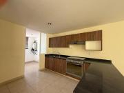 Casa en venta en El Refugio, 4 Recámaras, una en Planta...