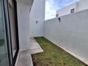 Casa en venta en El Refugio, 4ta Recámara en PB, 3...