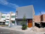 Casa en VENTA en el Refugio