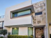 Casa en Venta en El Refugio, Calle Abierta, C.223 m2,...