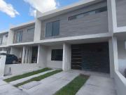 CASA EN VENTA EN EL REFUGIO QRO