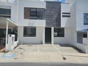 CASA EN VENTA EN EL REFUGIO, QUERÉTARO