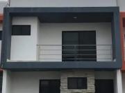 CASA EN VENTA en el REFUGIO, Queretaro, Con hab. en...