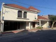 CASA EN VENTA EN EL ROBLE SAN NICOLAS DE LOS GARZA 4...