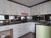 ¡CASA EN VENTA EN EL SUR DE QUITO – CON PATIO Y PARQUEADERO!