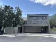 Casa en venta en El Uro, Monterrey, Nuevo León