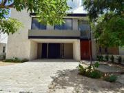 Casa en venta en el Yucatán Country club