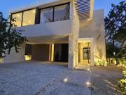 Casa en venta en el Yucatán Country Club