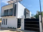 Casa en venta en Emiliano Zapata, Santa María Colotepec,...